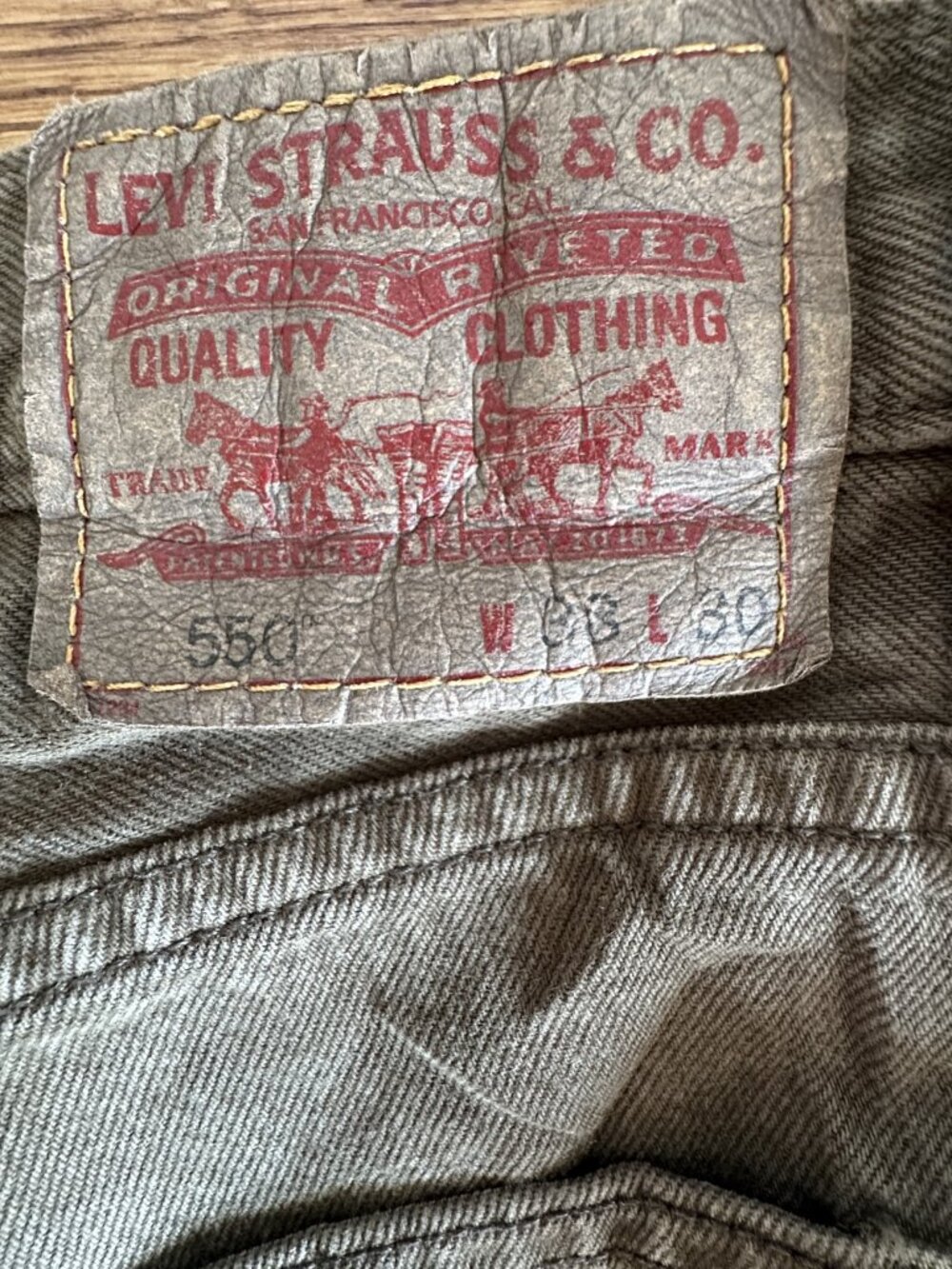 VINTAGE 2004-09 LEVI'S 550 OLIVE GREEN RED TAG JEANS SIZE 33 INSEAM 27